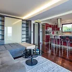 Awesome In With House Sea View Apartament *
