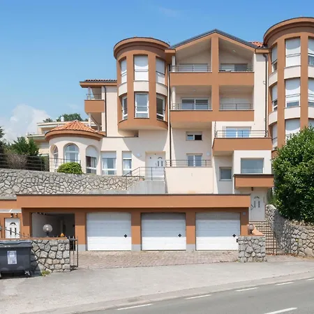 Apartament Awesome In With House Sea View *